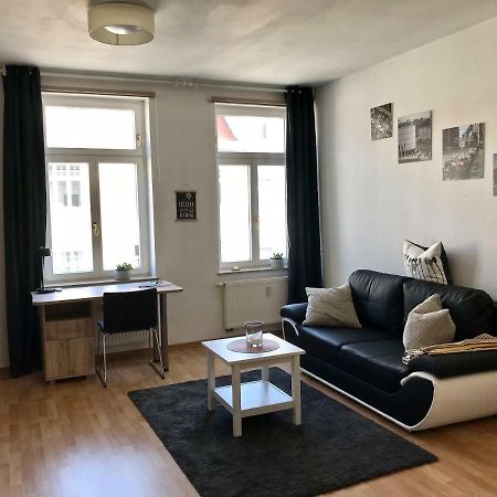 Ferienwohnung Leutzsch am Leipziger Auenwald Exterior foto